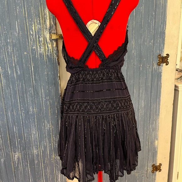 Free people navy blue beaded dress. EUC size small - Picture 7 of 9